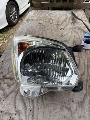 Suzuki MK42S Spacia Head Light