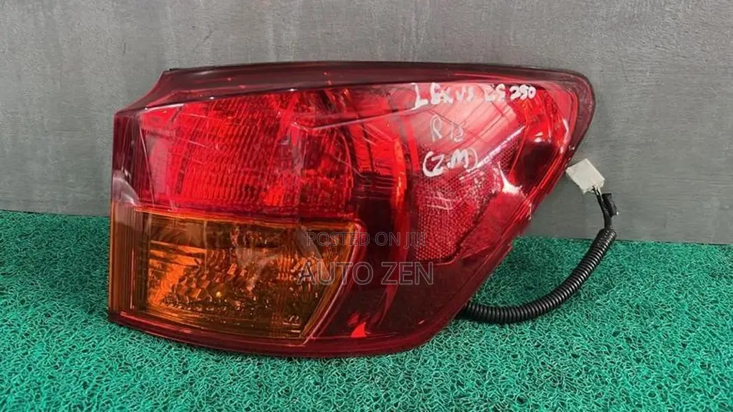 Lexus IS250 Tail Light