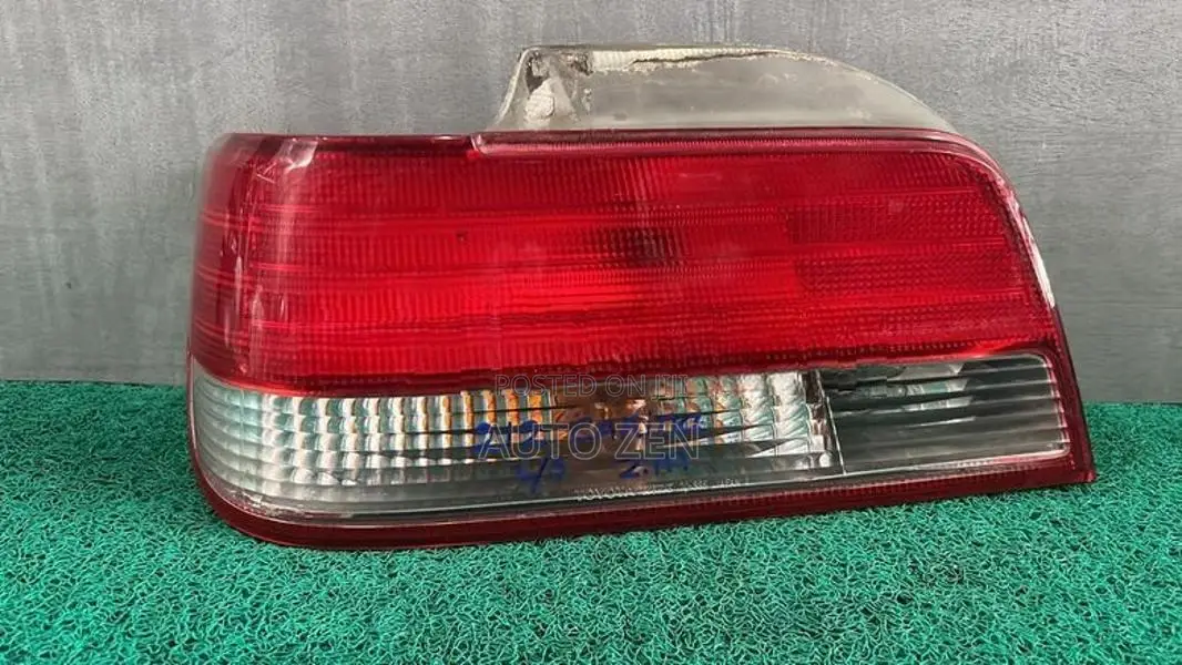 Carina 212 Tail Light
