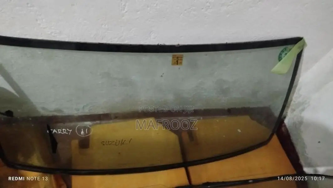 Suzuki Carry Da63 windscreen