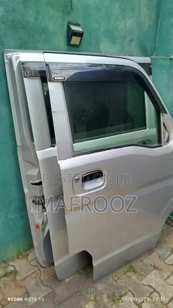 Suzuki Every Da17v Door Panel