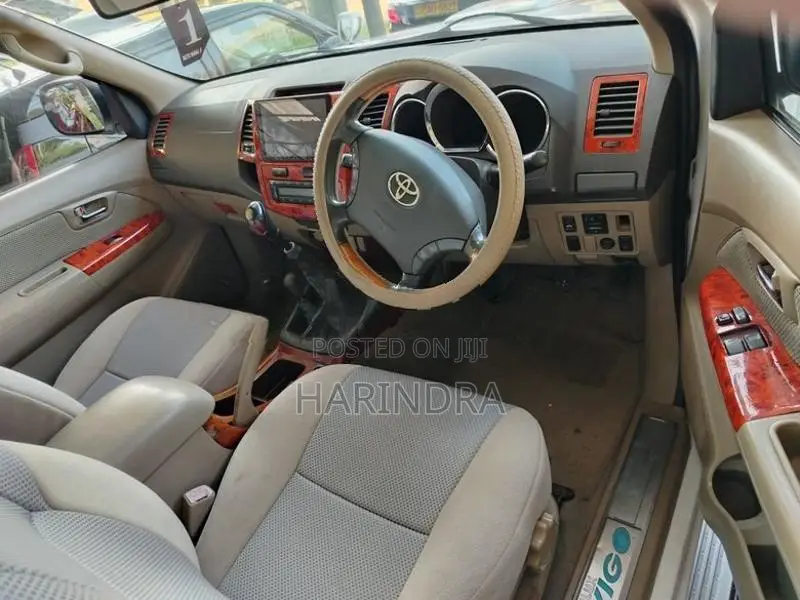 Toyota Hilux VIGO G DUEL PURPOSE 2010