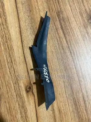 Toyota Passo KGC10 Right Side Fender Finisher