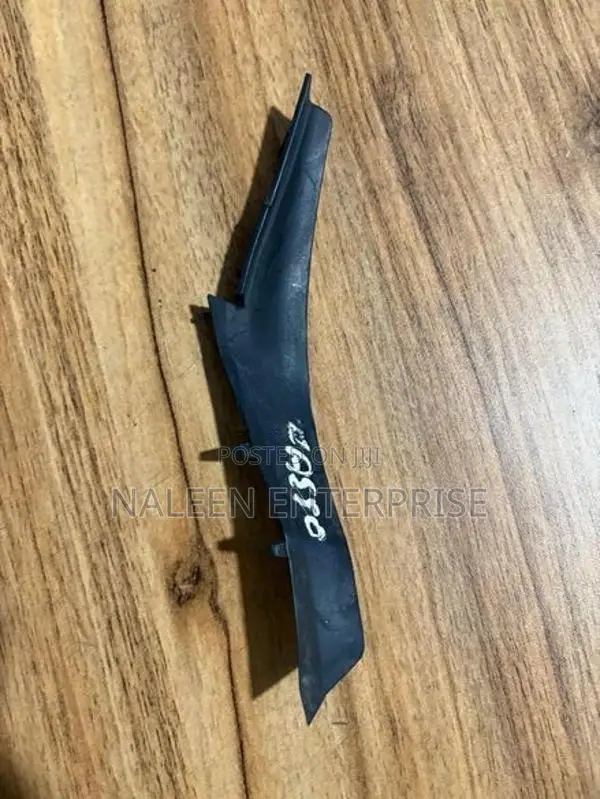 Toyota Passo KGC10 Right Side Fender Finisher