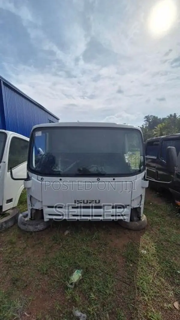 Isuzu ELF Wide Face Cabin