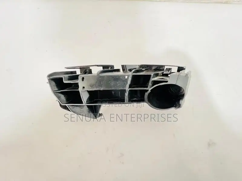 Toyota Sienta Ncp175 Rear Buffer Retainer R/h