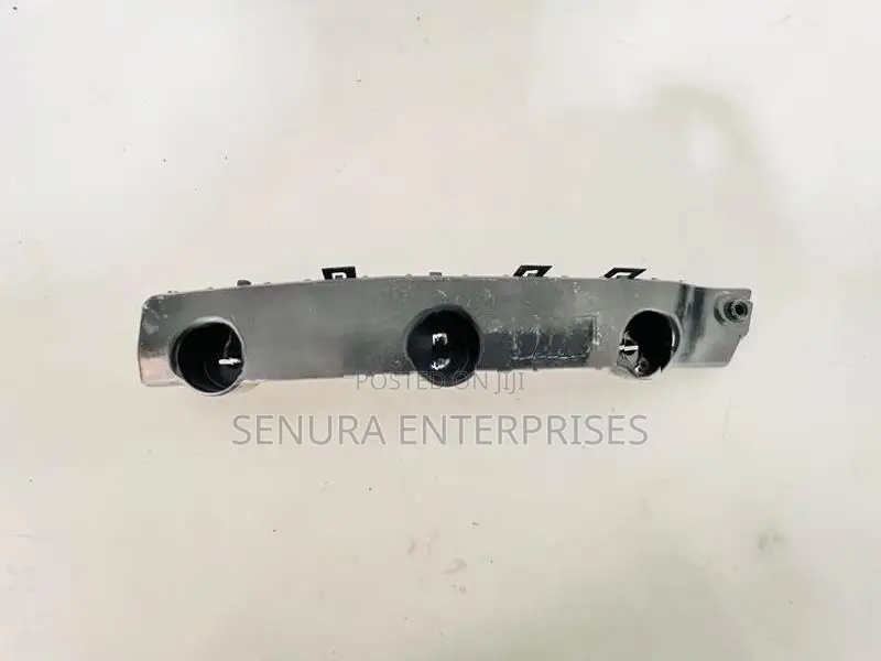 Nissan X-Trail T32 Front Buffer Retainer L/h