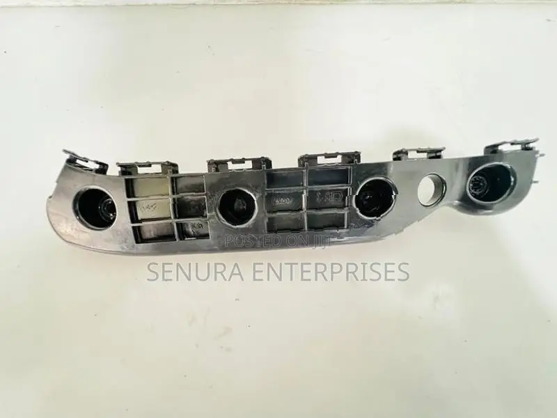 Daihatsu Hijet Front Buffer Retainer R/h
