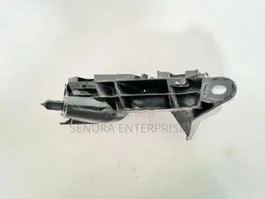 Toyota Sienta Ncp175 Rear Buffer Retainer R/h