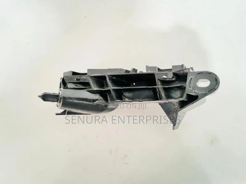 Toyota Sienta Ncp175 Rear Buffer Retainer R/h