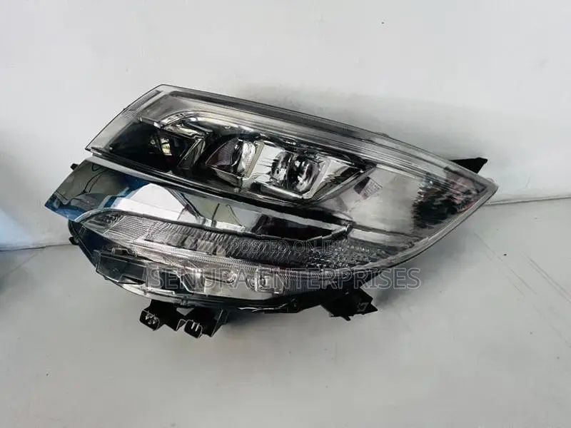 Toyota Noah ZWR80 Head Light L/H