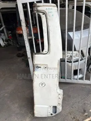Toyota KDH Rear Left Side Cut