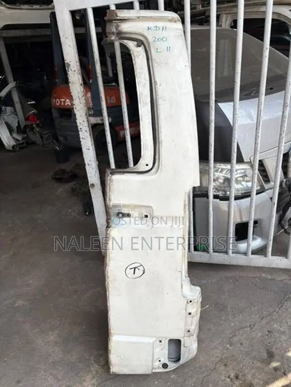 Toyota KDH Rear Left Side Cut