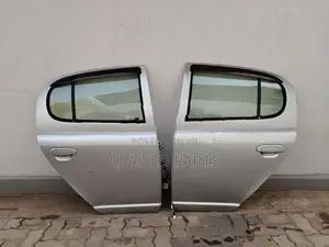 Toyota Vitz SCP10 Door Set