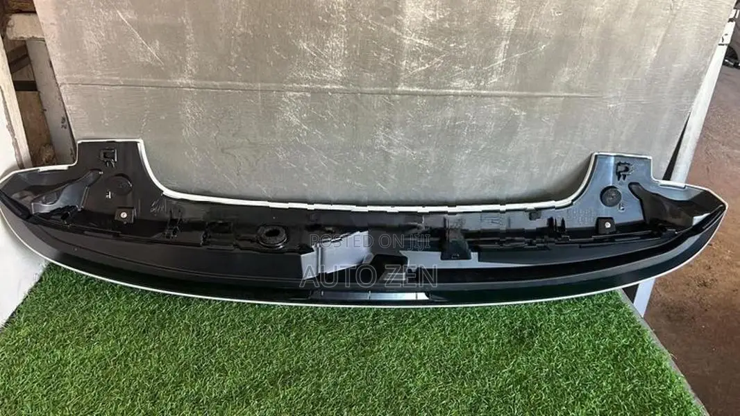 Voxy 2025 Rear Spoiler