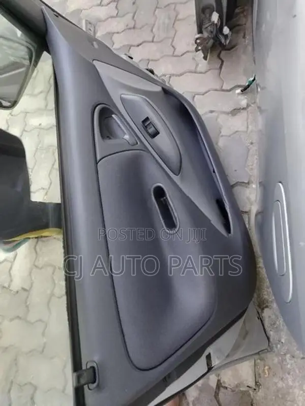 Toyota Vitz SCP10 Door Set