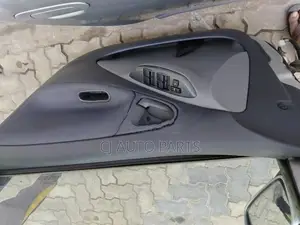 Toyota Vitz SCP10 Door Set