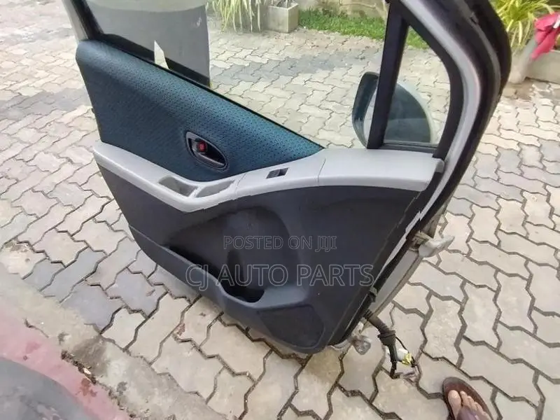 Toyota Vitz KSP90 Door Set