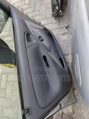 Toyota Vitz SCP10 Door Set
