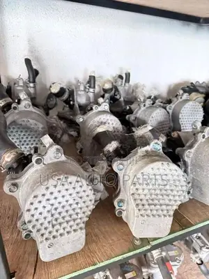 Toyota aqua NHP10 water pump