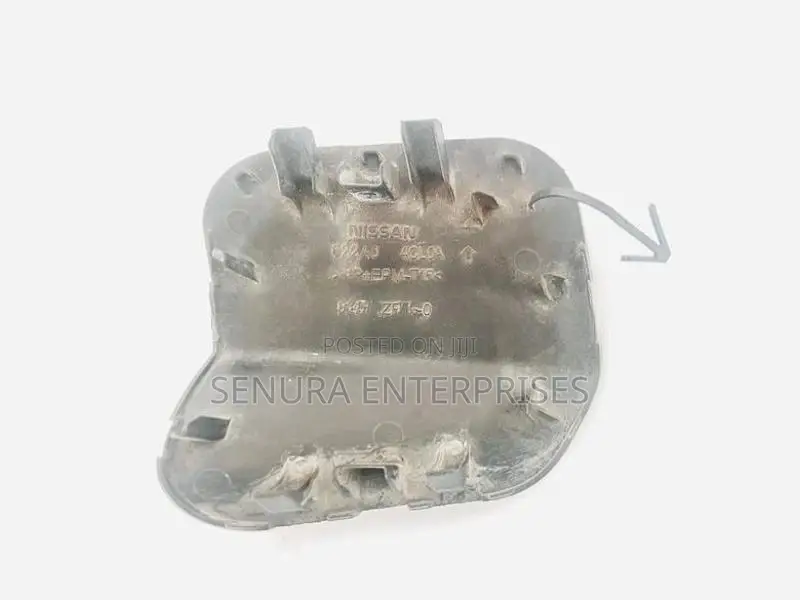Nissan X-Trail T32 Front Buffer Tow Hook Cover