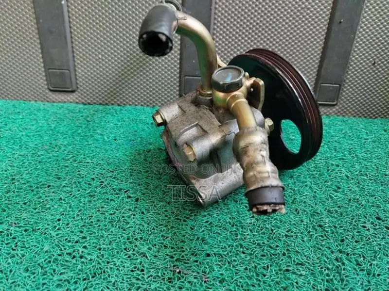 Nissan Sunny N16 Power Steering Pump