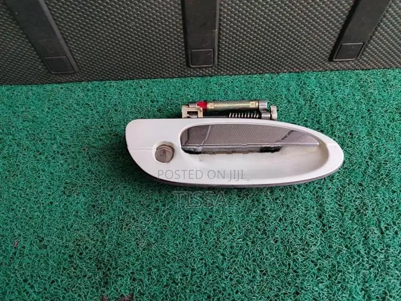 Nissan Cefiro A33 Front Door Handle