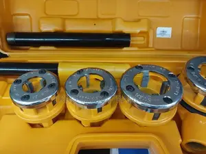 Ratchet die stocks
