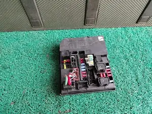 Nissan Note E11 Fuse Box
