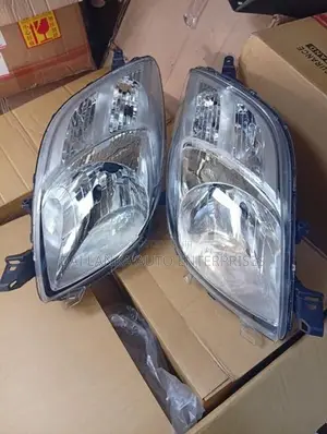 Toyota Vitz Ksp90 Headlight Set