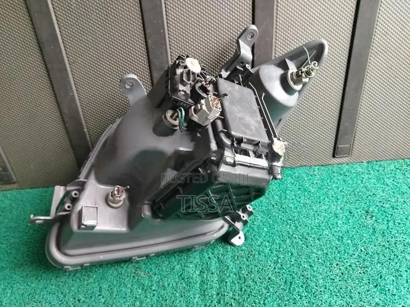 Toyota IST NCP 60 Xenon Headlight