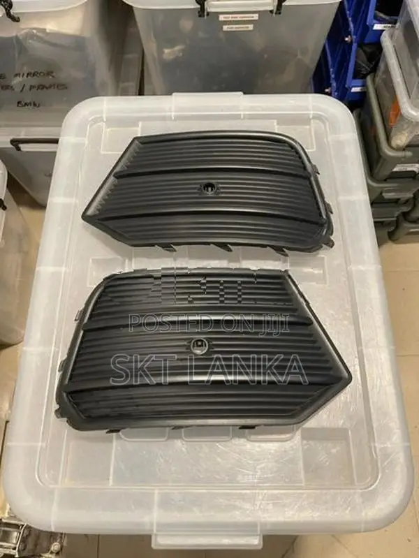 Audi Q3 2017 8 U Front Bumper Fog Grill