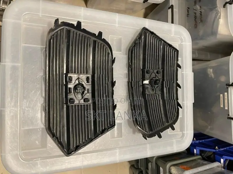 Audi Q3 2017 8 U Front Bumper Fog Grill