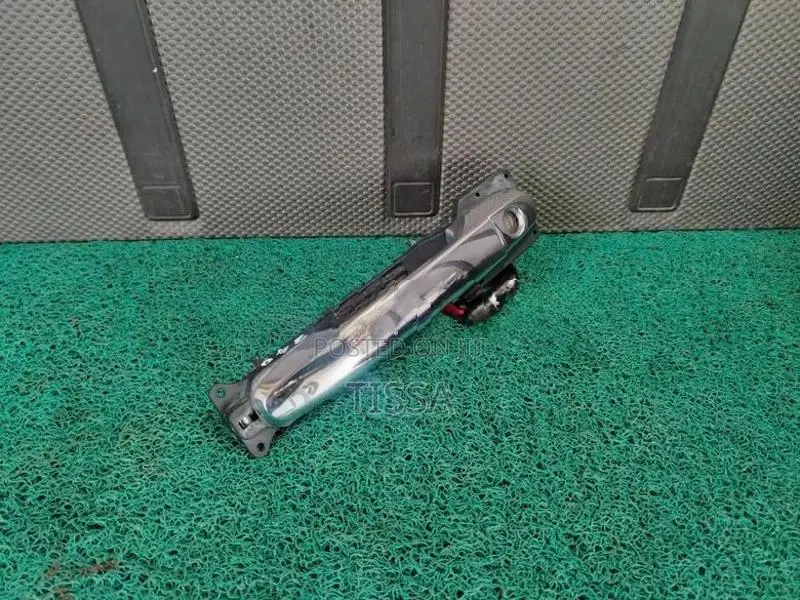 Toyota Premio 240 Front Door Handle