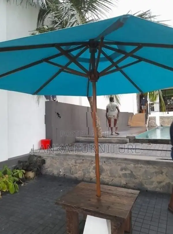BEACH UMBRELLA S