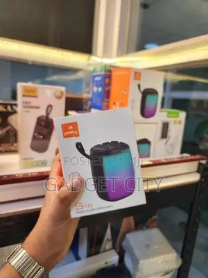 Kisonli S18 Bluetooth Speaker