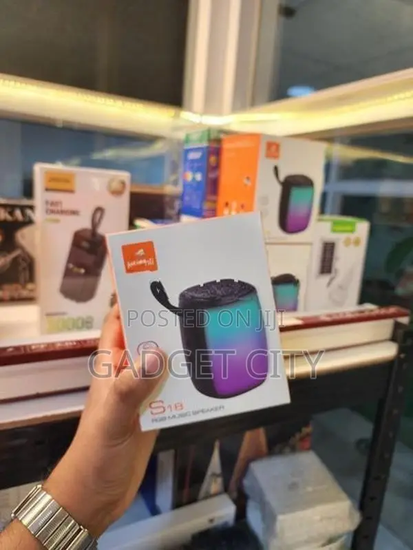 Kisonli S18 Bluetooth Speaker