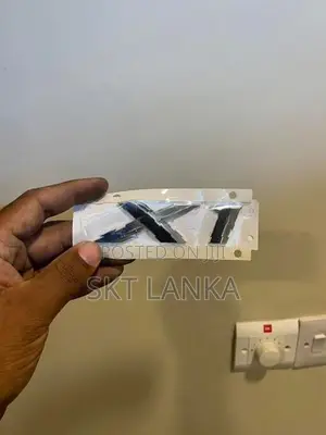Genuine New Bmw X1 2019 F48 Boot Lid Tailgate Badge