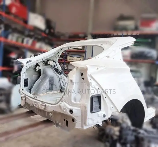 Prius W50 Back Cut Panel