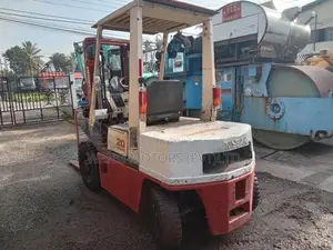 NISSAN 2 TON DIESEL FORKLIFT