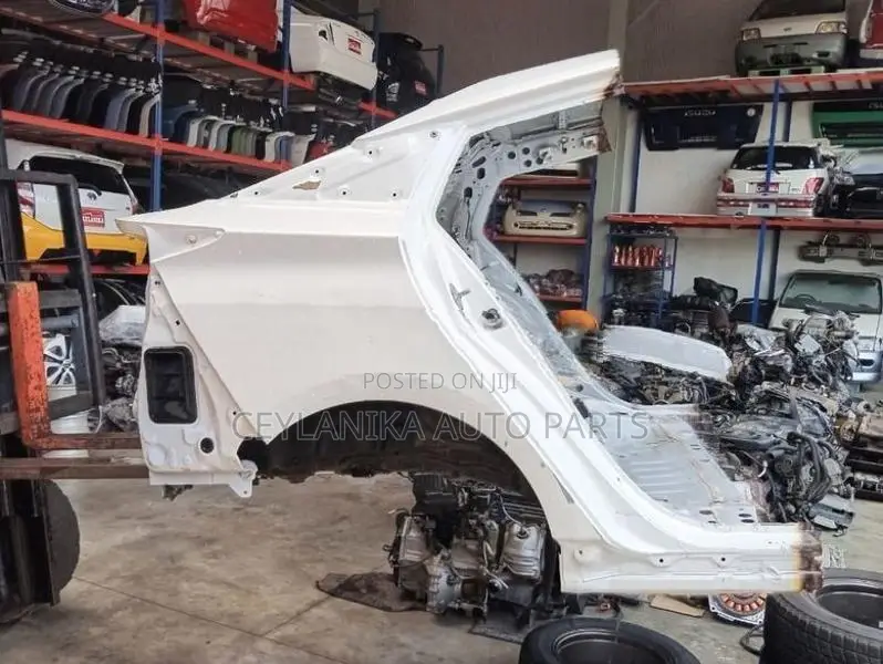 Prius W50 Back Cut Panel