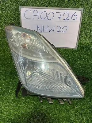 Toyota Prius (NHW20) Head Light