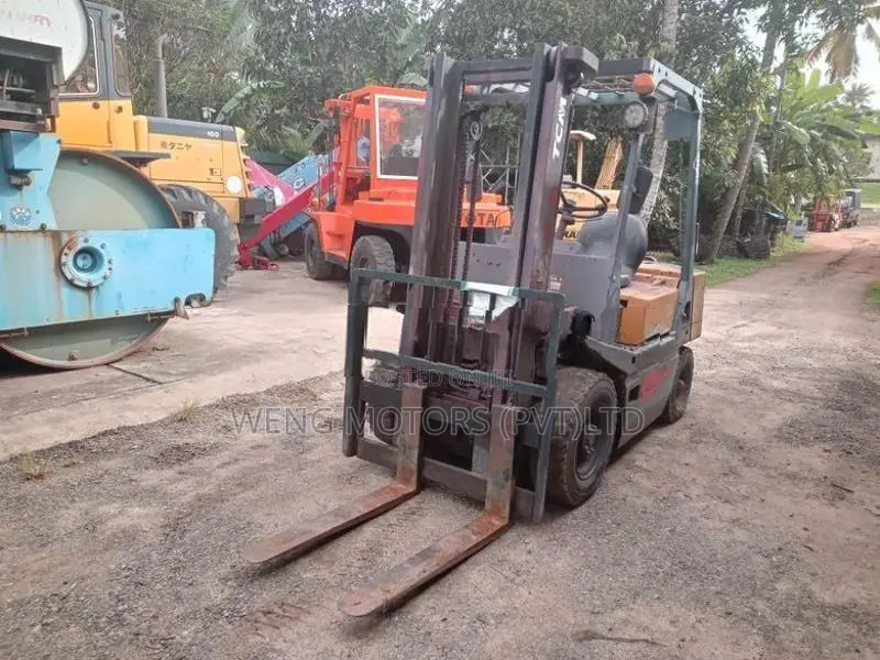 TCM GASOLINE 2.5TON FORKLIFT