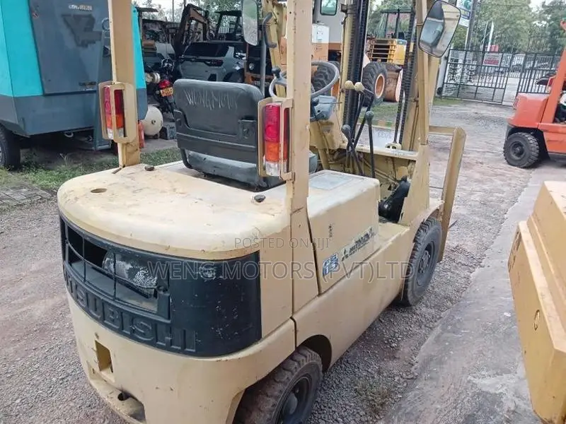 MITSUBISHI 1.5TON GASOLINE FORK LIFT