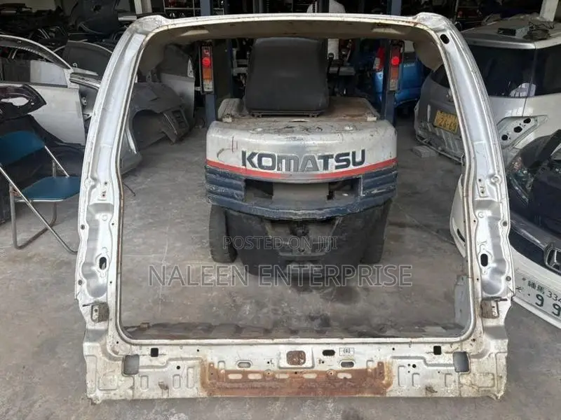 Nissan Caravan E25 Back Cut