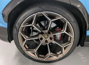 Lamborghini Urus 2024