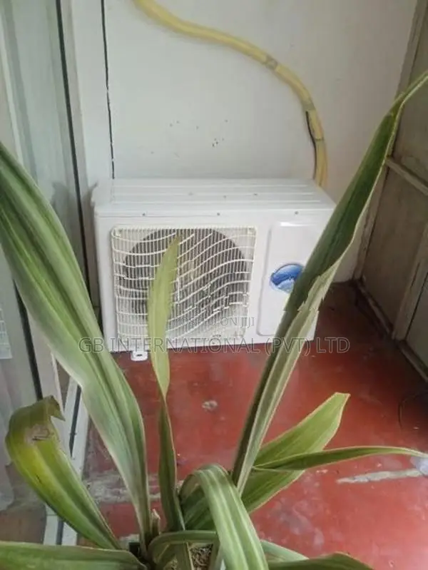 12000 Btu Non Inverter Lloyd Auto Clean Function