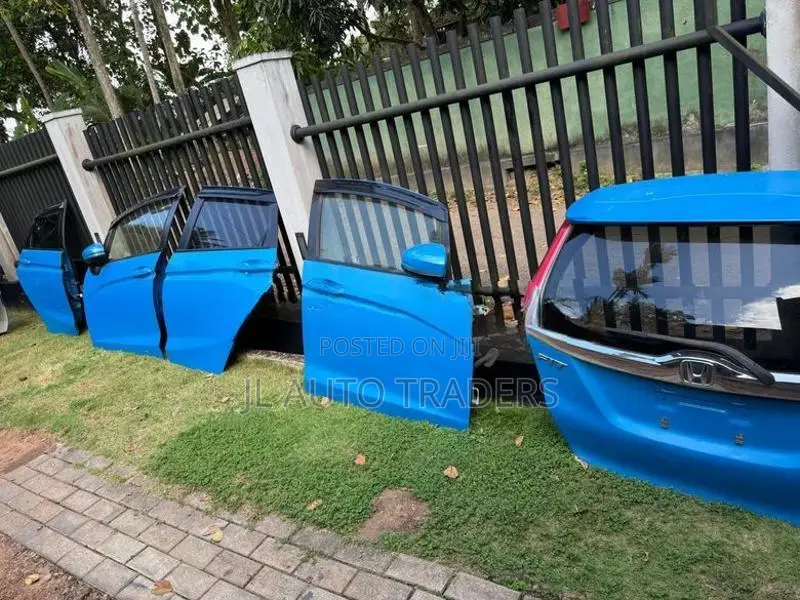 Honda Fit GP5 Doors