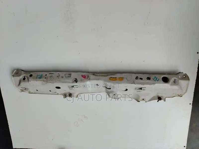 Toyota Ist NCP60 Bonnet Lock Panel