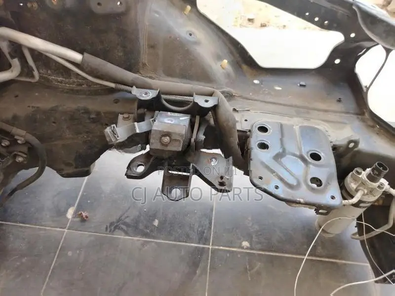 Toyota Corona Carina 190 Gear Box Mount LHS